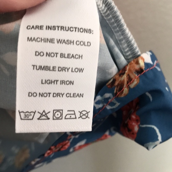 CUTE TOP BY ME TOO SIZE LARGE SILKY FEEL NEW WITH TAGS EXCELLENT CONDITION! - Picture 5 of 8